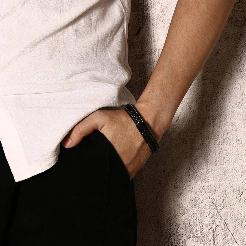 Brehn | Herren Diabetiker medizinisches Alarm-ID-Armband - Genähtes schwarzes Leder - Für Typ 1 und Typ 2 Diabetes