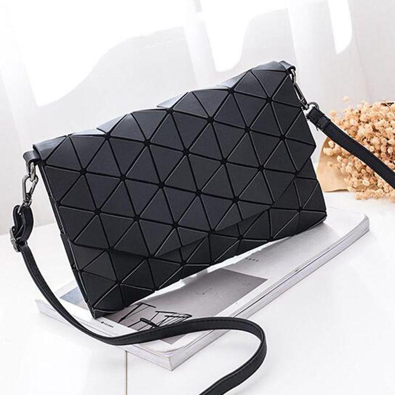 Abstract Geometric Matte Schultertasche | Brehn