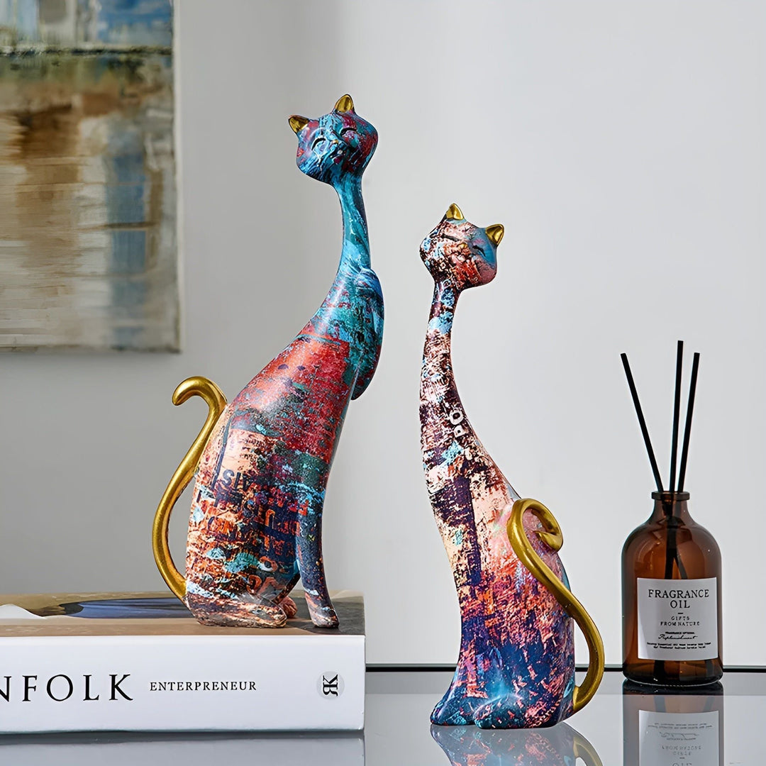 Sweet Lovers - Handgemalte Katzenpaar-Skulptur für ewige Zuneigung | Brehn