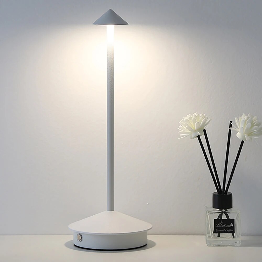 Brehn | Chic GlowLite Schreibtischlampe - Beleuchten Sie Ihren Arbeitsplatz