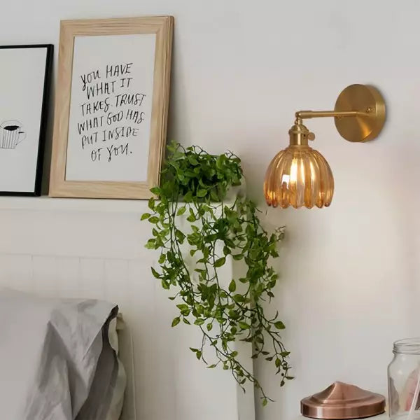 Retro – Wandleuchte in Tulpenform aus Glas