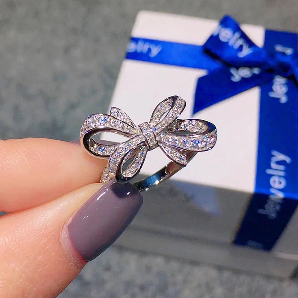 Brehn | Romantischer Bow-förmiger Diamantring