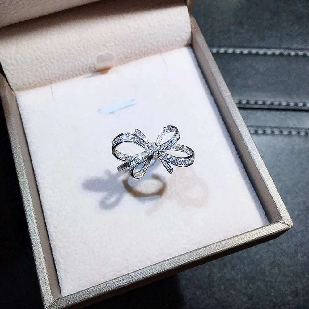 Brehn | Romantischer Bow-förmiger Diamantring