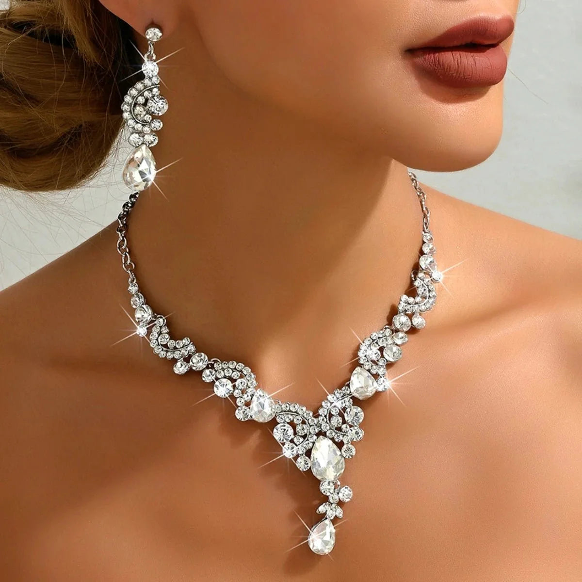 Brehn | Abgerundetes Diamant Glammer Halsketten- und Ohrring-Set