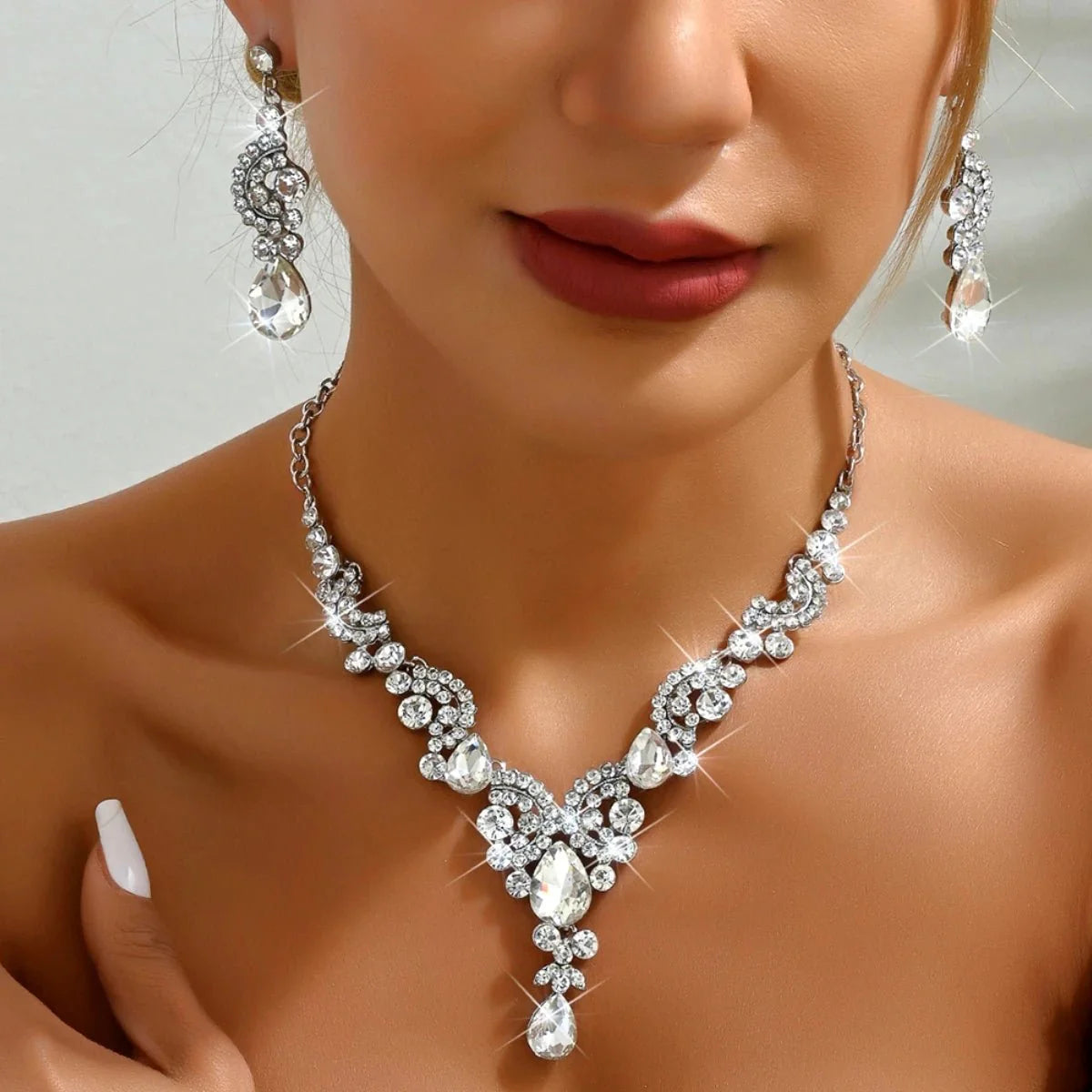 Brehn | Abgerundetes Diamant Glammer Halsketten- und Ohrring-Set