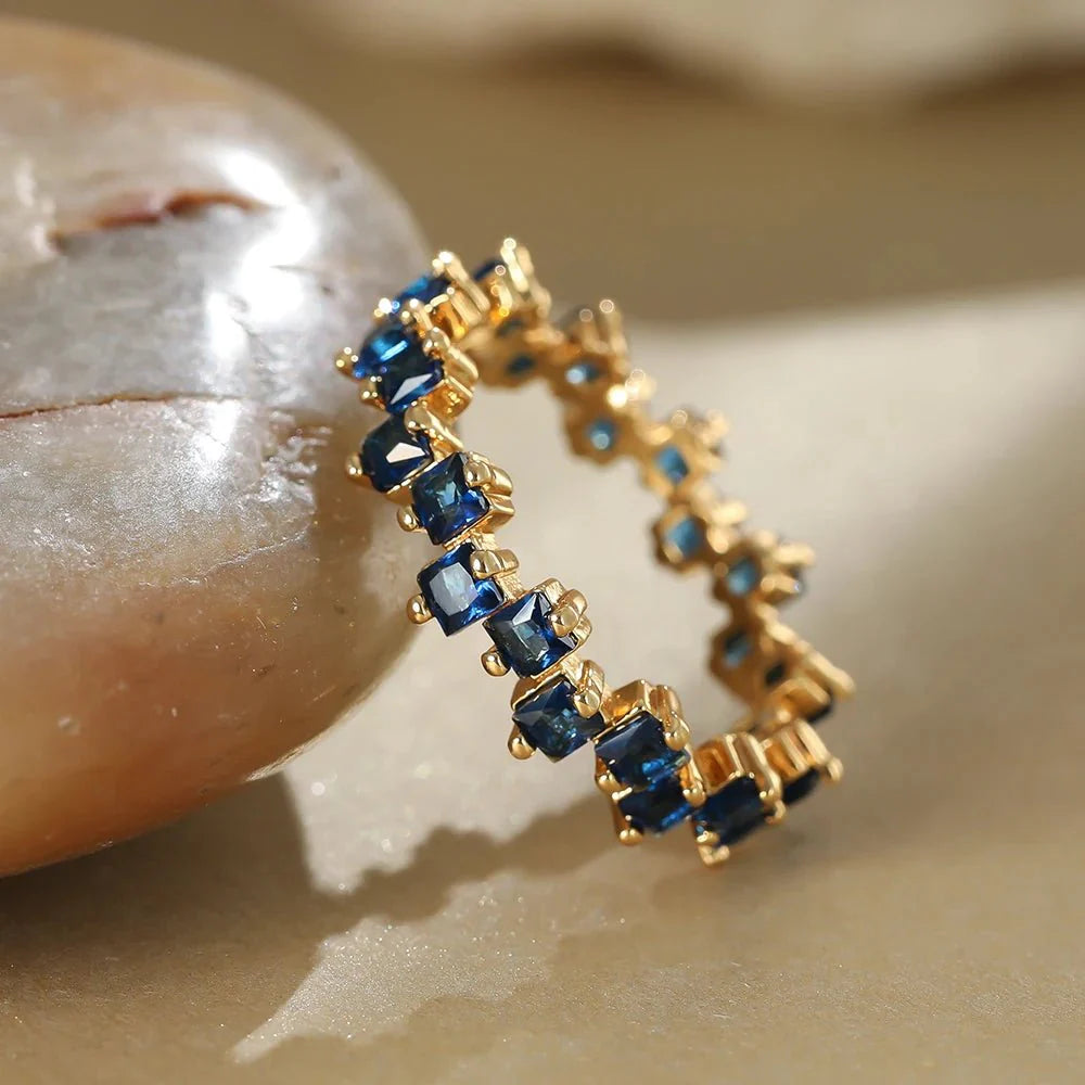 Brehn | Verspätete kubische Diamanten zierlicher Ring