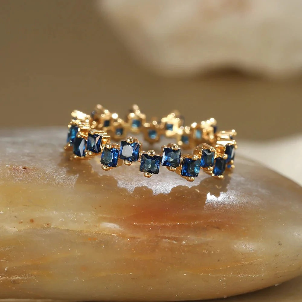 Brehn | Verspätete kubische Diamanten zierlicher Ring