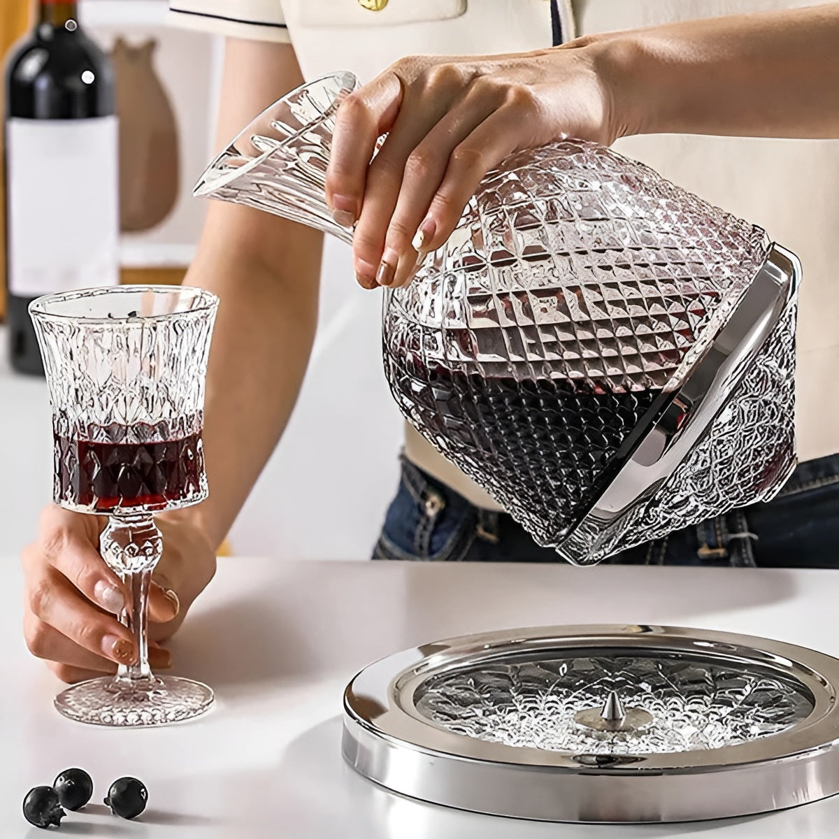 Kristallglaskaraffe – 360° drehbar, elegant und mit elegantem Design | 1,5-Liter-Wein- und Getränkespender