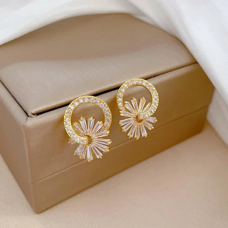 Brehn | Schimmernde Blumen-Diamant-Halskette und Ohrringe