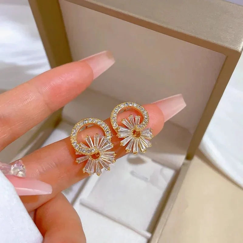 Brehn | Schimmernde Blumen-Diamant-Halskette und Ohrringe