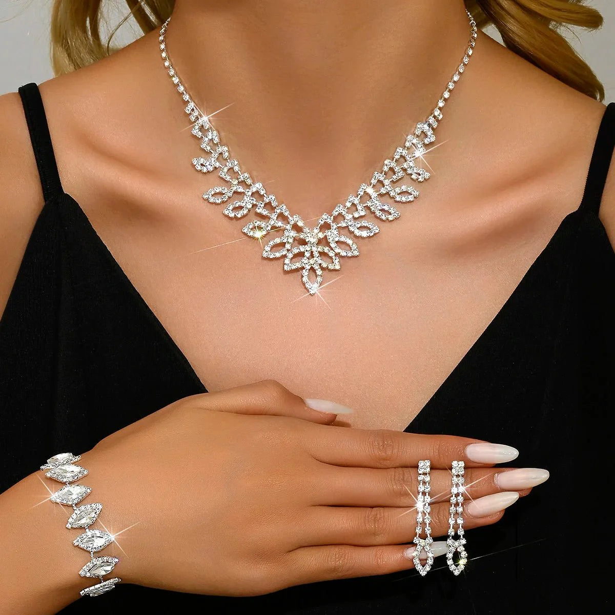 Brehn | Schimmerndes Oval-Diamanten-Halsketten-, Armband- und Ohrring-Set