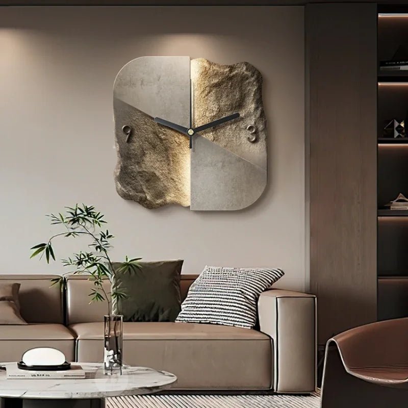 StoneAura – Moderne Wanduhr in Sandsteinoptik mit geräuschlosem Quarzwerk