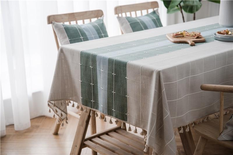 Dreifarbige karierte dekorative Leinentischdecke mit Quasten | Brehn