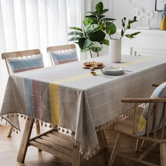 Dreifarbige karierte dekorative Leinentischdecke mit Quasten | Brehn