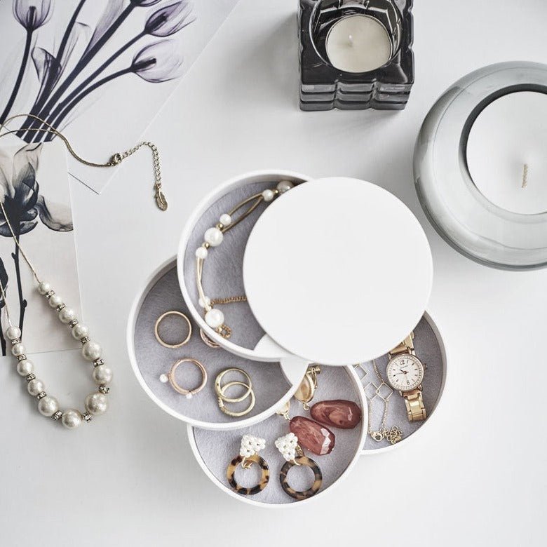 Twist Around Schmuck Organizer