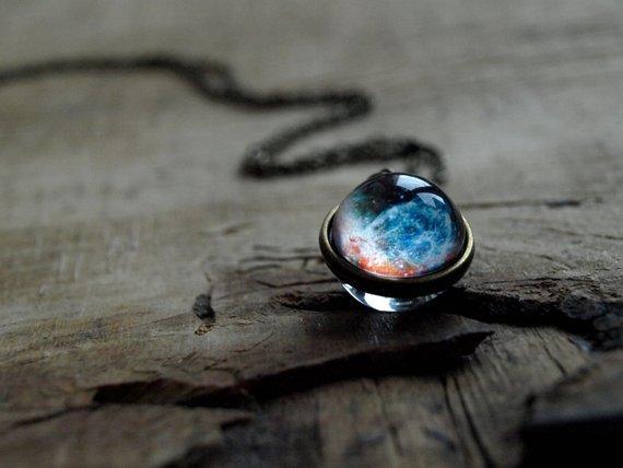 Cosmos - Das Universum in einer Halskette | Brehn