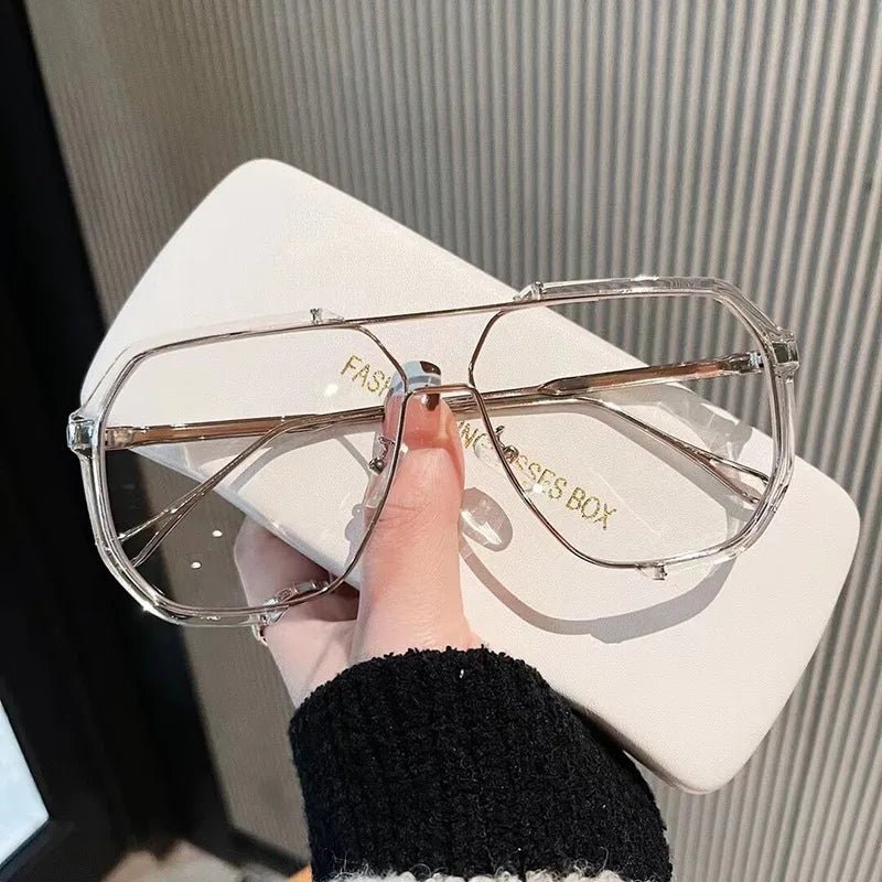 VOGUEVIEW SHADES – Übergroße quadratische Sonnenbrille mit UV400- und photochromen Gläsern
