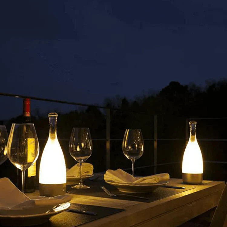 Brehn | Stylische Weinfalschen-Tischlampe - Aufladbar mit dimmbarem Licht