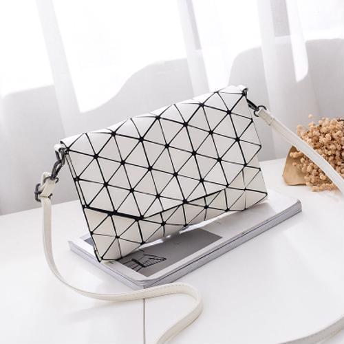 Abstract Geometric Matte Schultertasche | Brehn