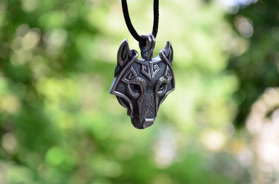 Norse Wolf Head Necklace - Kostenloser Versand! | Brehn