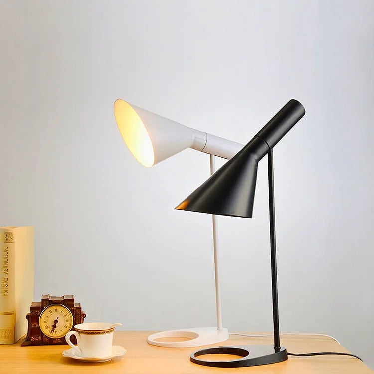 Brehn | LumiMinimal Tisch - Elegante LED-Tischlampe für modernes Interieur