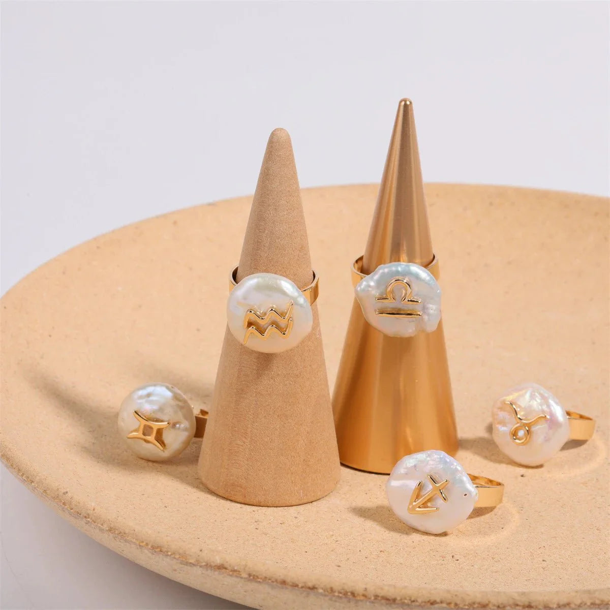 Brehn | Sternzeichen Großer Perlen Statement Ring
